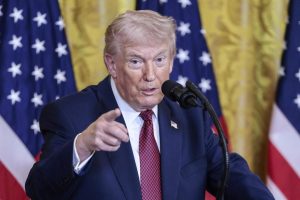 Lee más sobre el artículo ¡Trump pone reloj y sube la presión! ⏳🔥