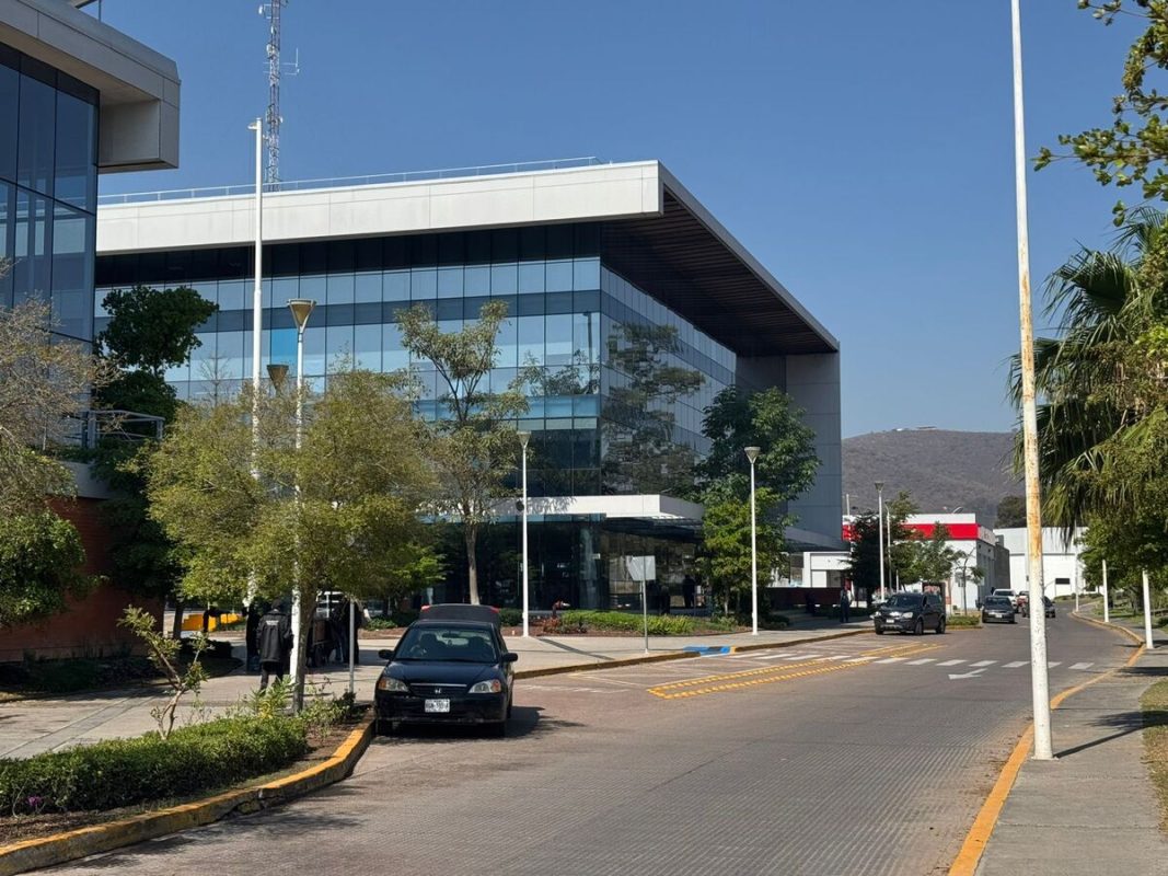 ¡Se fue el compa… y también las contraseñas! 💻😨