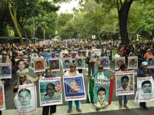 Lee más sobre el artículo Corte ordena al Ejército entregar documentos del caso Ayotzinapa ⚖️