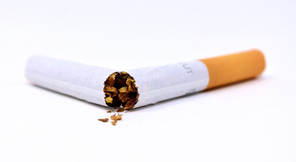 Lee más sobre el artículo 🚭😳 Reino Unido impulsa medida histórica para eliminar el consumo de tabaco